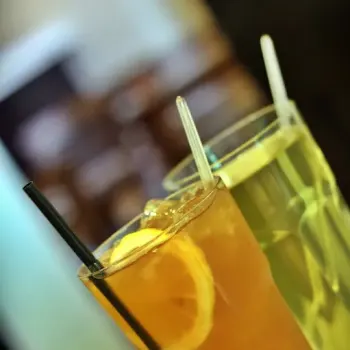 Ice Lemon Tea (cold) for Rm3 and Chrysanthemum Tea (hot) for Rm1.80