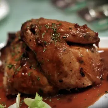 Quarter Roasted Chicken With Mushroom Sauce Dinner Set