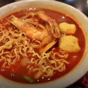 Tom Yum Instant Noodles