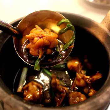 Stir Fried Frog With Spring Onions (姜葱田鸡)