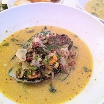 Lager steamed mussels