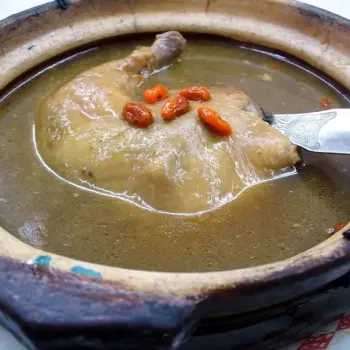 Herbal Soup with Chicken Drumstick