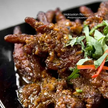 Steamed Chicken Feet in Black Bean Sauce