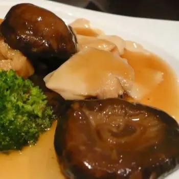 Braised mushroom with scallops and abalone