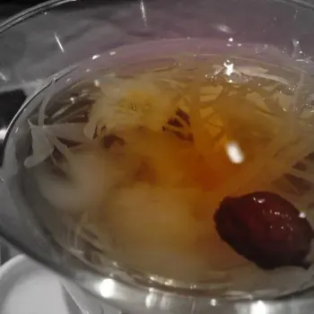 Chilled snow jelly with sea nest&american ginseng