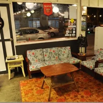 Thumb’s Cafe