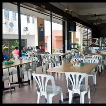 The environment of Intat Restaurant