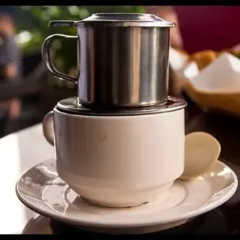 Cà phê nâu đá (Vietnamese Coffee)
