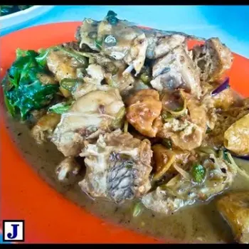 Black bean paste fish head 豆瓣酱鱼头