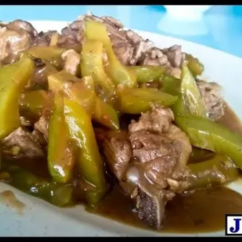 Bitter gourd cooked with pork ribs 苦瓜炒排骨