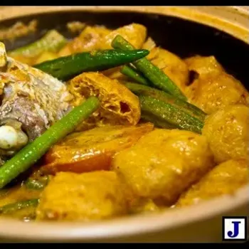 Clay Pot Curry Fish Head at Cedar Point Hawker Center