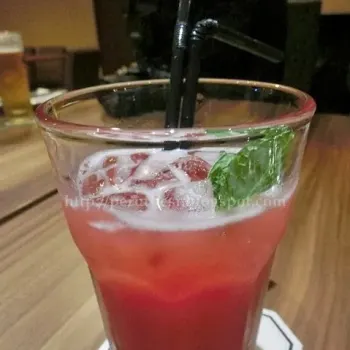 Strawberry Mocktail Special