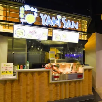 Modern/traditional shopfront decor