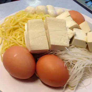 Noodles, taufu and eggs...