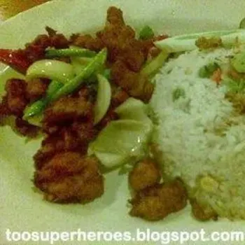 Nasi Goreng Ayam Kunyit