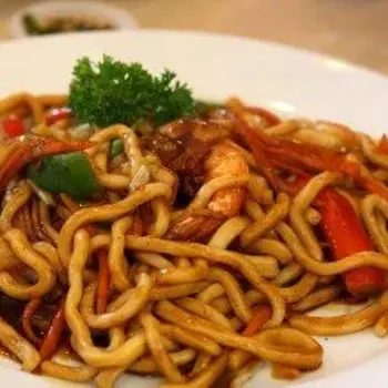 Black pepper Udon with seafood