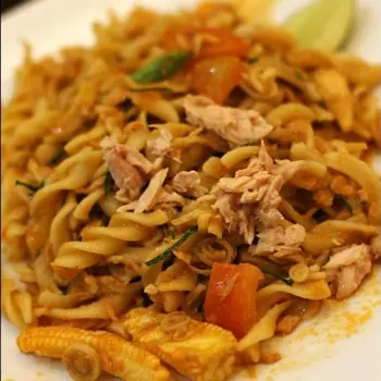 Stir-Fried Fusilli with Spicy Dried Tuna Tom Yum