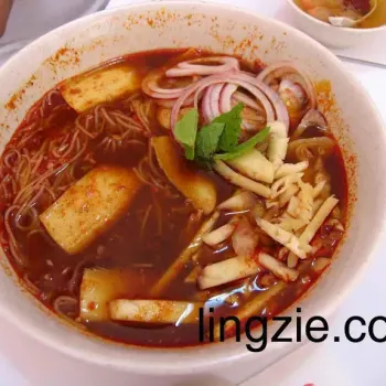 Hot & Spicy Abalone Rice Noodle Soup