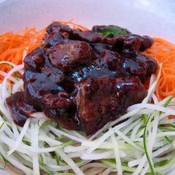 Black Pepper Baby Lamb Chop Noodles