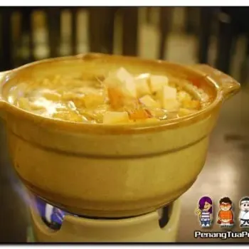 Kimchi Steamboat