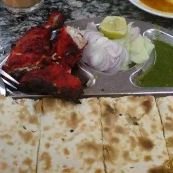 Tandoori chicken with naan