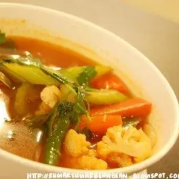 Tom Yam Chicken Soup