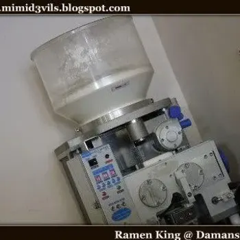 Ramen-making machine