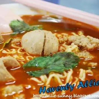 Tom Yam Noodle