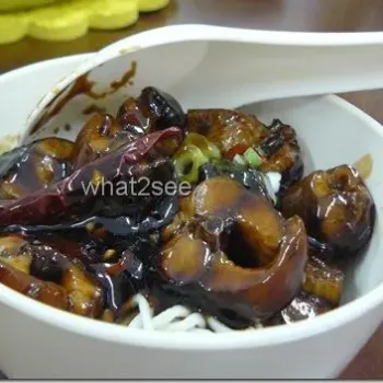Noodle with Spicy Kung Poh Eel