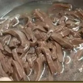 Coagulated duck blood