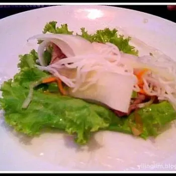 Wrap it up with the rice paper!