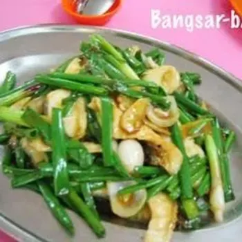 Stir Fried Fish With Ginger & Spring Onions