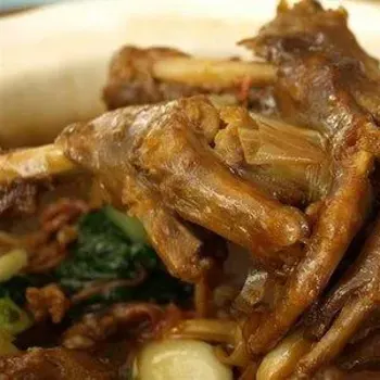 Claypot Goose Feet cook with Salted Fish “咸鱼鹅掌煲”