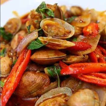 Fried Baby Clams with Tomyam Paste