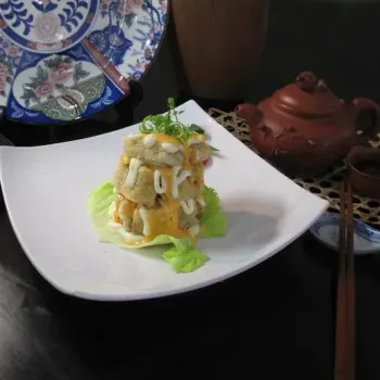 Golden Tofu With Mayonnaise Sauce