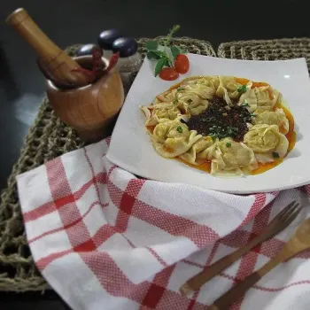 Meat dumplings In Red Oil