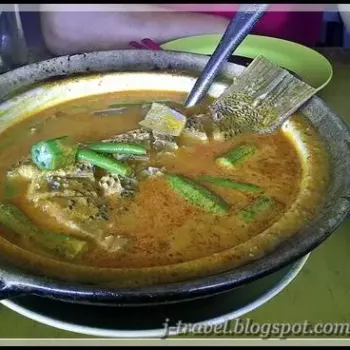 Nyonya Curry Fish Tail