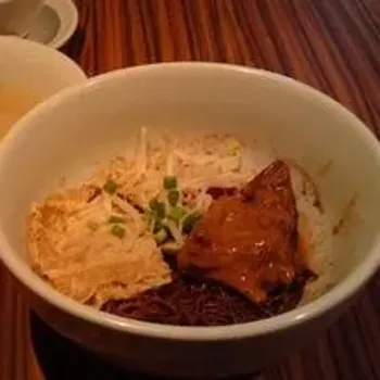 Curry Chicken Egg Noodles