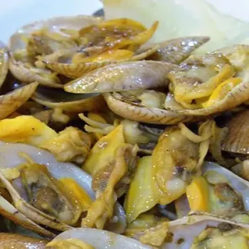 Salt Baked Clams