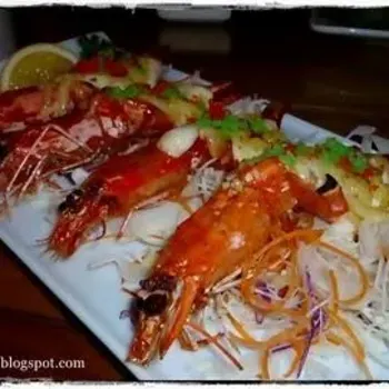Shrimps With Salad
