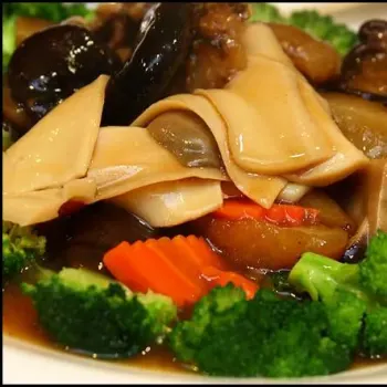 Broccoli served with Stir Fried Mushrooms