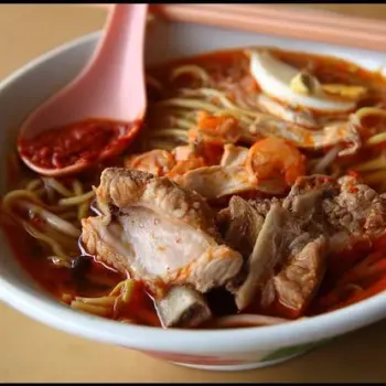 Hokkien Mee (Prawn Noodle)