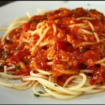 Tomato Chicken Bolognese Spaghetti