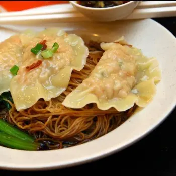 Wantan noodles