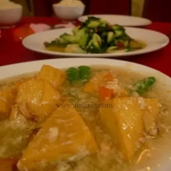 Beancurd with Crab Meat sauce