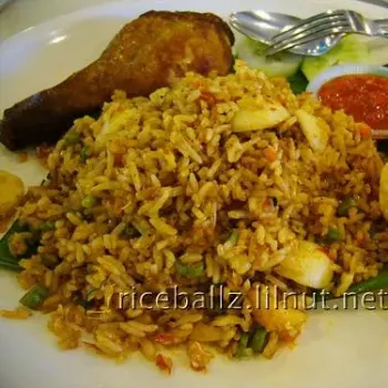 Belacan Fried Rice With Fried Chicken