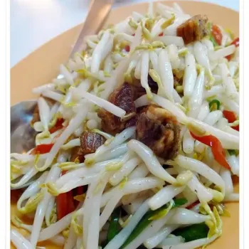Ipoh Bean Sprouts With Salted Fish