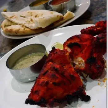 Chicken Tandoori Set With Naan Bread