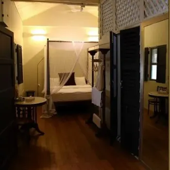 Muntri Mews