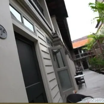 Muntri Mews